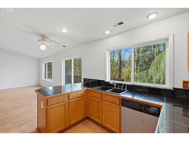 112 MELLINGER Pl, Dayton, OR 97114