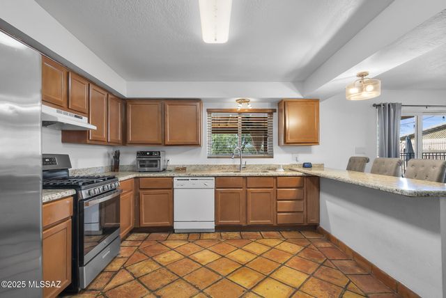 1911 W Meadow Hills Drive, Nogales, AZ 85621