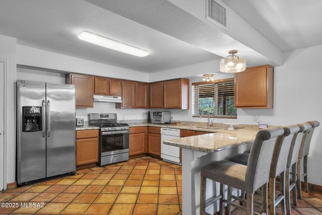 1911 W Meadow Hills Drive, Nogales, AZ 85621