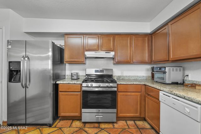 1911 W Meadow Hills Drive, Nogales, AZ 85621