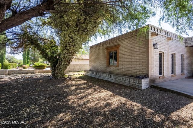 1911 W Meadow Hills Drive, Nogales, AZ 85621