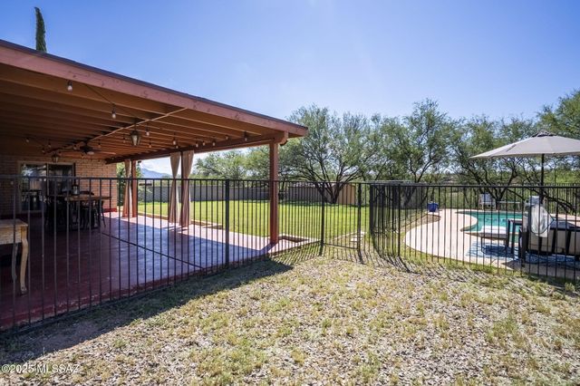 1911 W Meadow Hills Drive, Nogales, AZ 85621