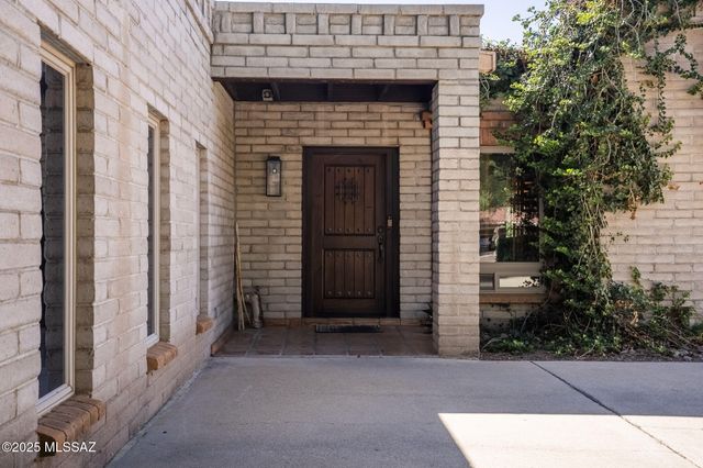 1911 W Meadow Hills Drive, Nogales, AZ 85621