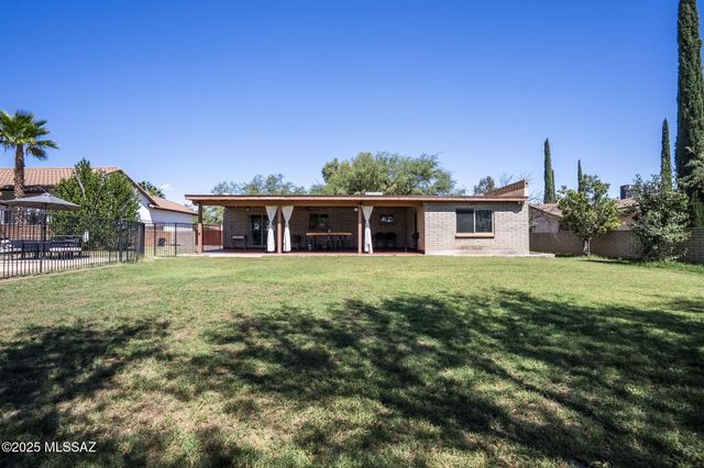 1911 W Meadow Hills Drive, Nogales, AZ 85621