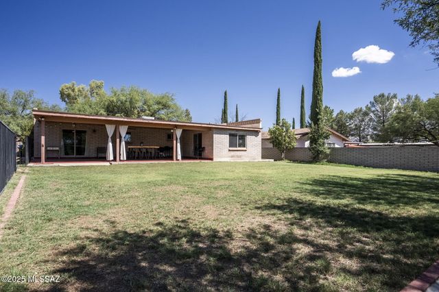 1911 W Meadow Hills Drive, Nogales, AZ 85621