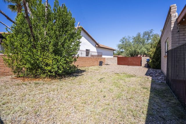 1911 W Meadow Hills Drive, Nogales, AZ 85621