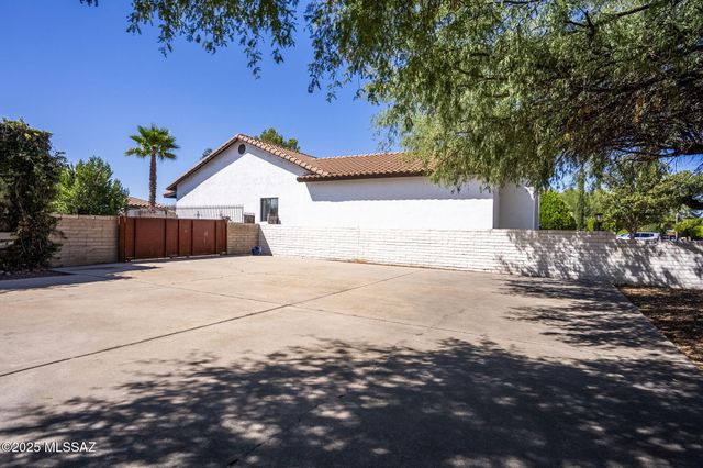 1911 W Meadow Hills Drive, Nogales, AZ 85621