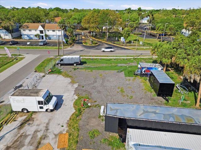 7511 WINCHESTER DRIVE, Tampa, FL 33615