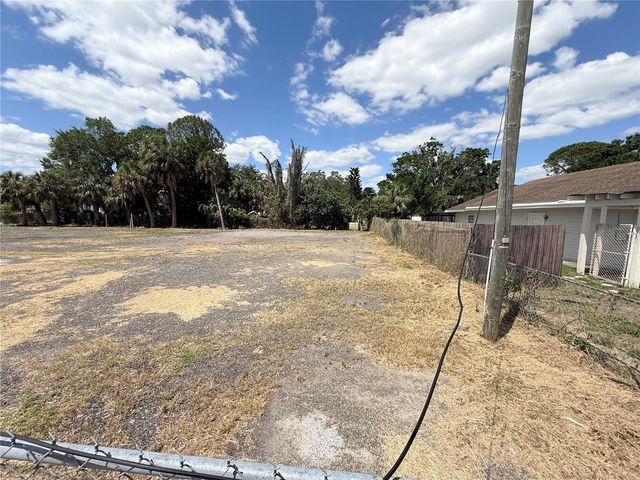 7511 WINCHESTER DRIVE, Tampa, FL 33615