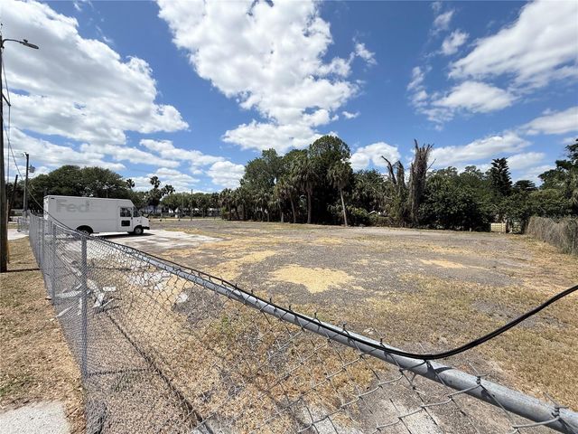 7511 WINCHESTER DRIVE, Tampa, FL 33615