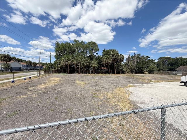 7511 WINCHESTER DRIVE, Tampa, FL 33615