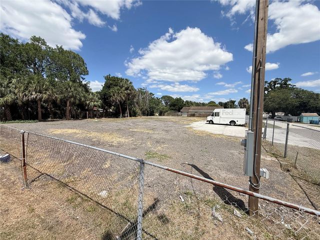 7511 WINCHESTER DRIVE, Tampa, FL 33615