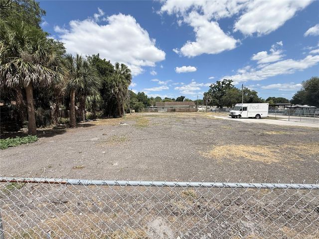 7511 WINCHESTER DRIVE, Tampa, FL 33615