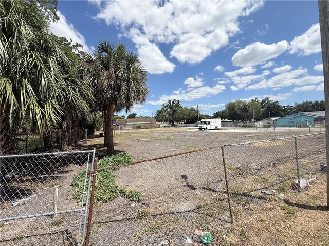 7511 WINCHESTER DRIVE, Tampa, FL 33615