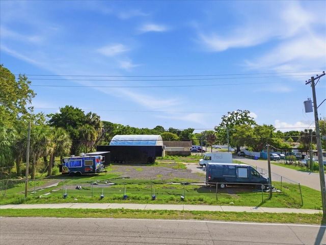 7511 WINCHESTER DRIVE, Tampa, FL 33615