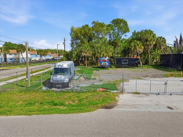 7511 WINCHESTER DRIVE, Tampa, FL 33615