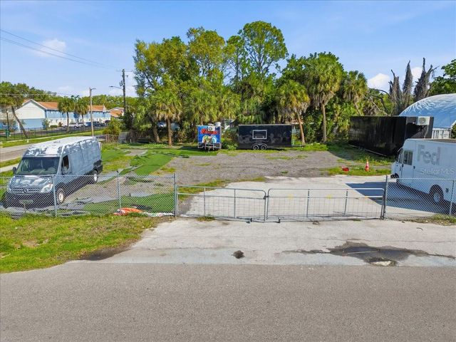 7511 WINCHESTER DRIVE, Tampa, FL 33615