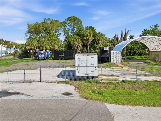 7511 WINCHESTER DRIVE, Tampa, FL 33615