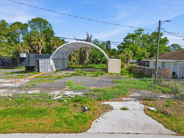 7511 WINCHESTER DRIVE, Tampa, FL 33615
