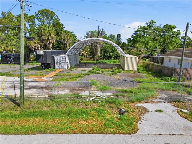 7511 WINCHESTER DRIVE, Tampa, FL 33615