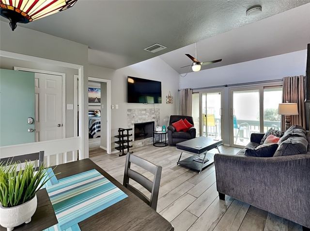 2003 N Fulton Beach Road N 14, Rockport, TX 78382