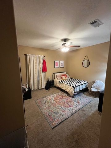 3300 Lieutenant Avenue, College Station, TX 77845