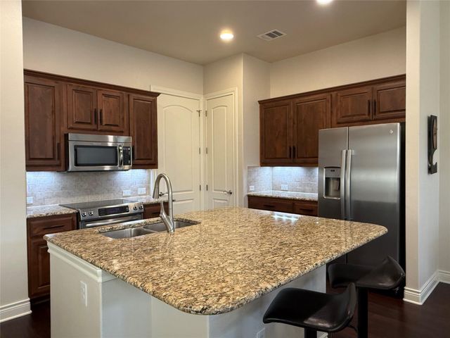 108 Rivalto CIR C3, Lakeway, TX 78734