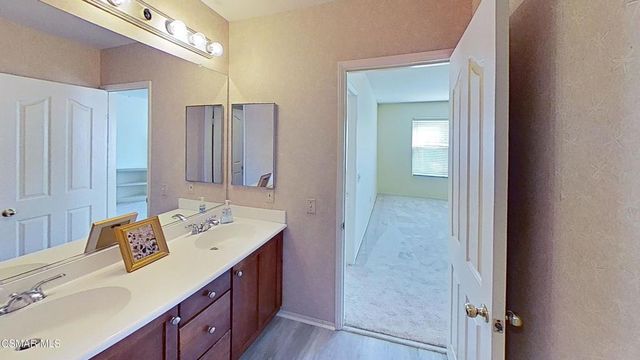 225 Galway Lane, Simi Valley, CA 93065