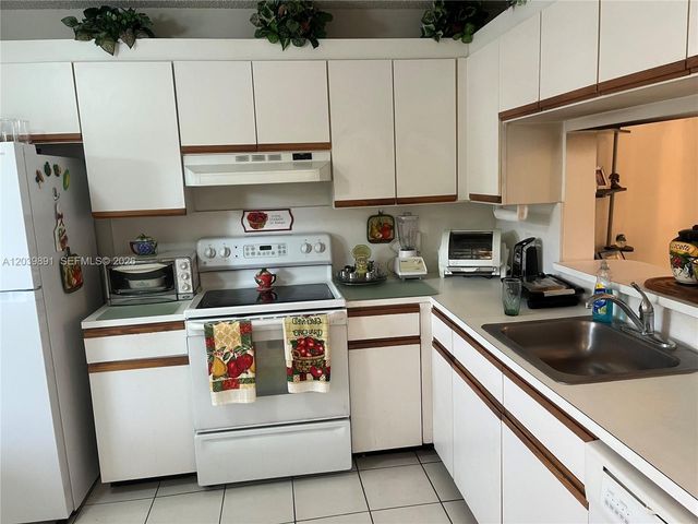 1100 SW 128th Ter 204U, Pembroke Pines, FL 33027