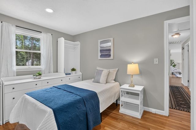 8 Charlotte Dr, Andover, MA 01810