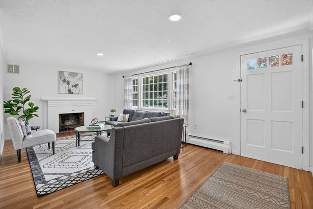 8 Charlotte Dr, Andover, MA 01810