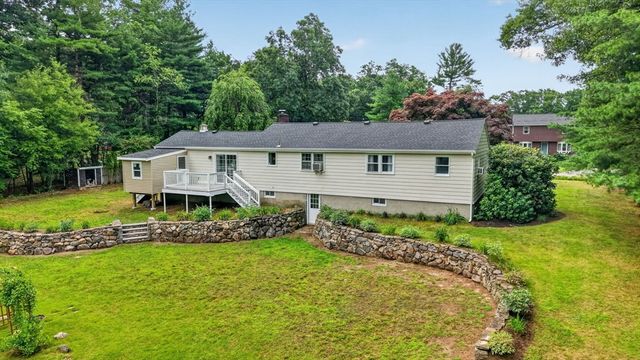 8 Charlotte Dr, Andover, MA 01810