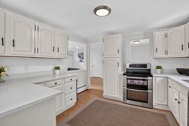 8 Charlotte Dr, Andover, MA 01810