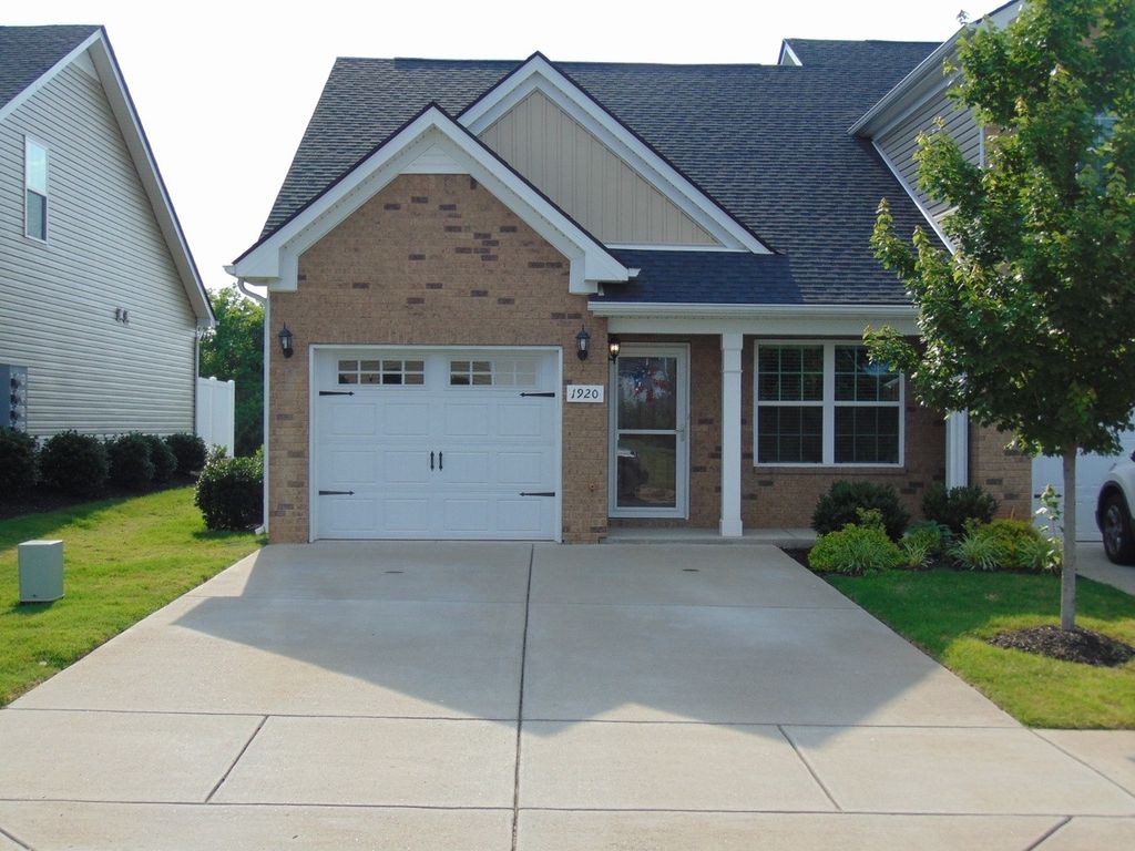 1920 Alysheba Run, Murfreesboro, TN 37128