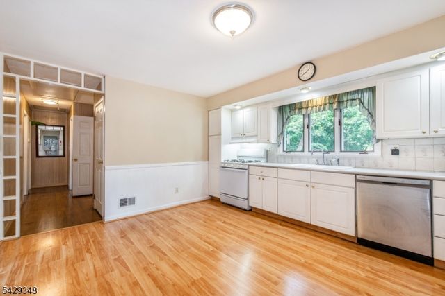 64 School St, North Haledon Boro, NJ 07508