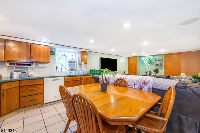 64 School St, North Haledon Boro, NJ 07508