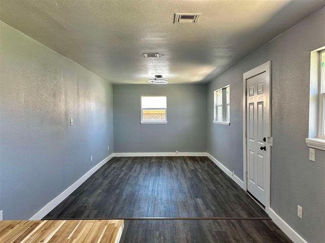 2409 NW 47th St, Lawton, OK 73505