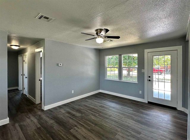 2409 NW 47th St, Lawton, OK 73505