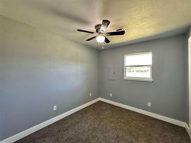 2409 NW 47th St, Lawton, OK 73505