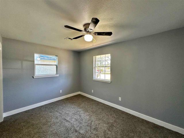 2409 NW 47th St, Lawton, OK 73505
