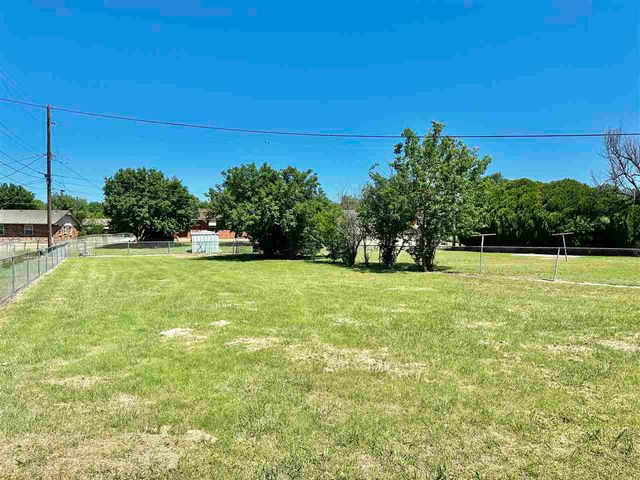 2409 NW 47th St, Lawton, OK 73505