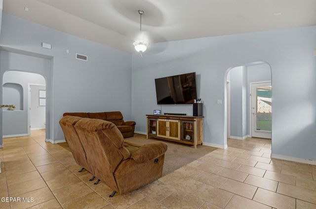 14605 Spanish Point Drive, El Paso, TX 79938