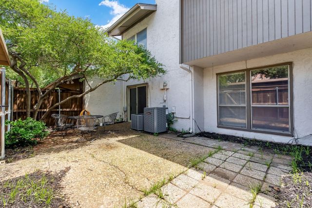 9835 Smokefeather Lane, Dallas, TX 75243