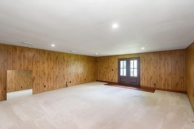 618 W 9th Street, Freeport, TX 77541