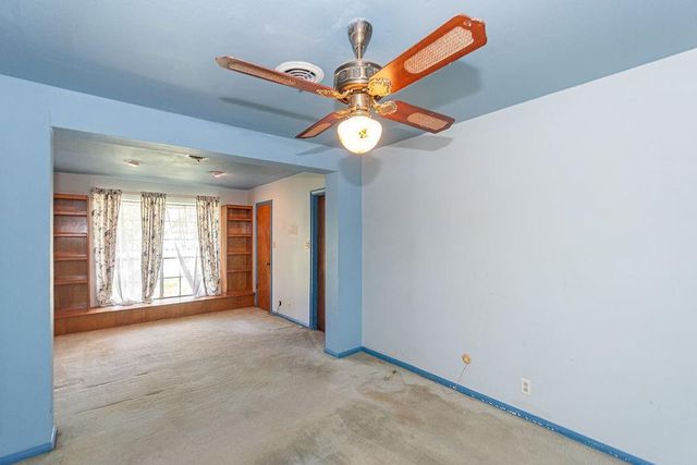 618 W 9th Street, Freeport, TX 77541