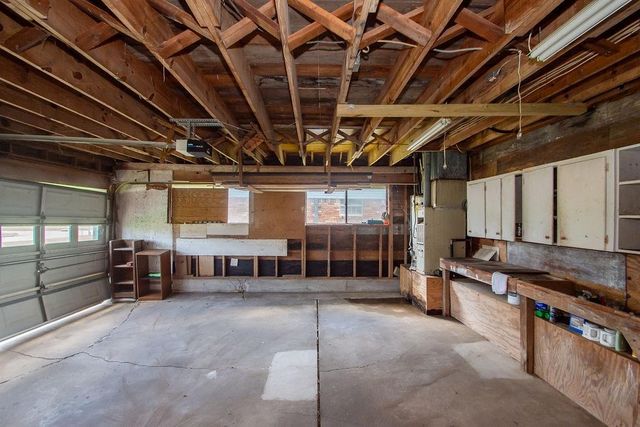 618 W 9th Street, Freeport, TX 77541