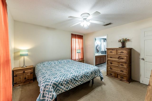 65 Cauthen Drive, Huntsville, TX 77320