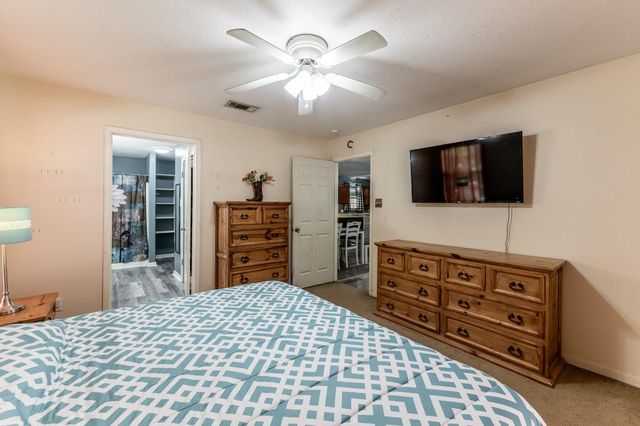 65 Cauthen Drive, Huntsville, TX 77320