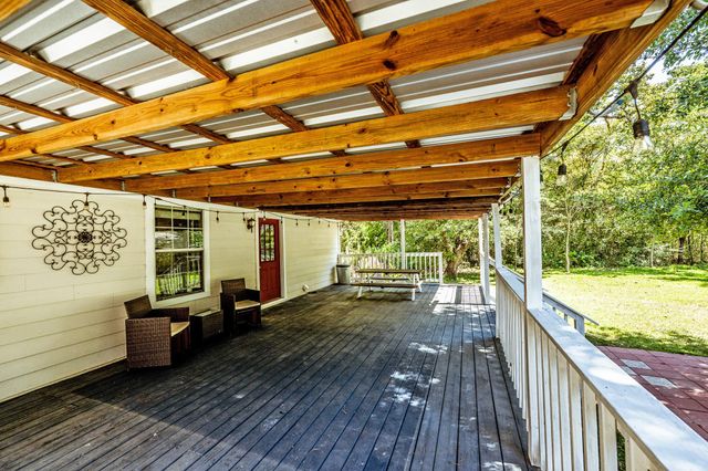 65 Cauthen Drive, Huntsville, TX 77320