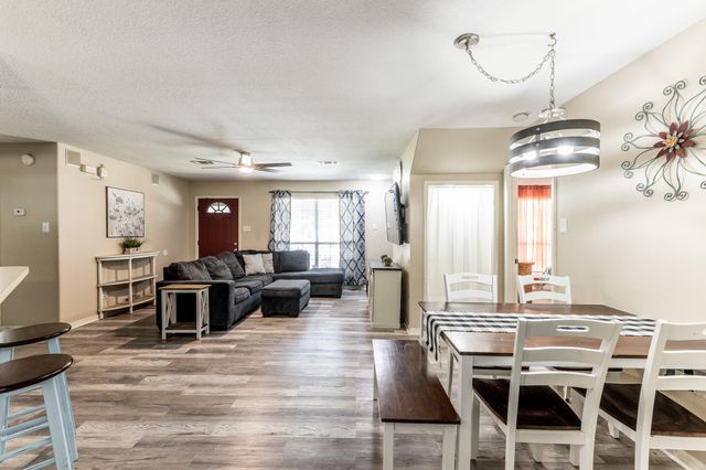 65 Cauthen Drive, Huntsville, TX 77320